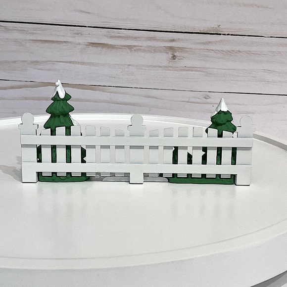DEPARTMENT 56 - Frosty Tree Lined Picket Fence Trash Cans -Original Snow Village - Picture 3 of 11